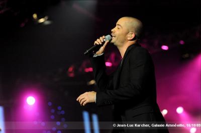 Emmanuel Moire avec les 2000 Choristes au Galaxie Amnéville en 2009 - photo 8